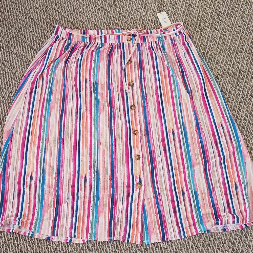 Terra & Sky Button Front Midi Skirt NWT with pockets